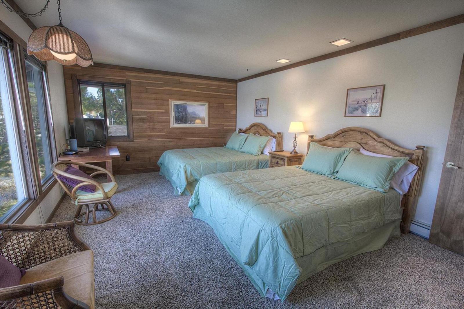 Gone Fishing by Lake Tahoe Accommodations Main image 1